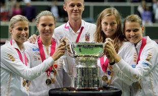 FED CUP: Safarova Pastikan Republik Cheska Pertahankan Juara 