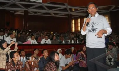 DAHLAN ISKAN VS DPR: Dahlan Bakal Bawa Kasus Upeti ke KPK