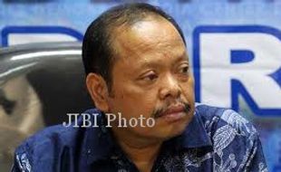 JERO WACIK TERSANGKA : Jadi Saksi untuk Jero, Bhatoegana Bantah Tahu Soal Pemerasan