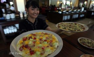 Napoli Pizza Ala The Sunan Hotel Solo