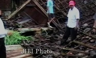  ANGIN PUTING BELIUNG: Pemkab Sragen Tanggung Biaya Pengobatan Korban 