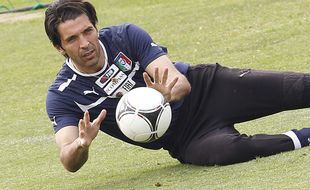 JELANG DERBY D’ITALIA : Buffon Waspadai Ancaman Inter