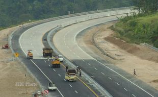 JALAN TOL SEMARANG-SOLO: Warga Tolak Eksekusi Lahan, Petugas Gabungan Polri-TNI Diterjunkan