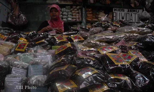 JAMU KIMIA Masih Marak, Jamu Tradisional Terancam