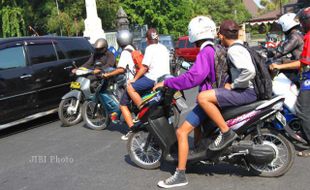 PENDIDIKAN SOLO : Pelajar Naik Motor ke Sekolah, Surat Tilang Menanti