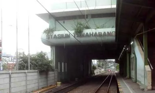 PERJALANAN KERETA API: Stasiun Tanah Abang Tak Lagi Layani KA Ekonomi Jarak Jauh