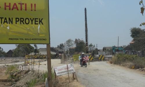 TOL SOKER: Warga Donohudan Tutup 4 Titik Akses Jalan Desa