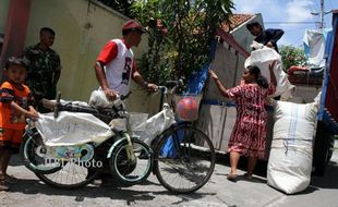 Kemenakertrans Kirim 235 Transmigran ke Sulawesi dan Kalimantan