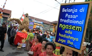 Seniman Bisa Pentas di Pasar Ngasem 