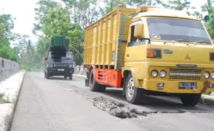 Tak Kunjung Diperbaiki, Jembatan Sabrang Jatinom Terancam Putus