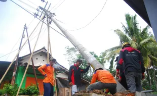 Angin Kencang Sapu Jatinom, 6 Rumah Rusak