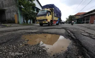 JALAN LETJEND SUPRAPTO, RUSAK