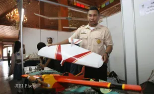 PESAWAT MODEL 