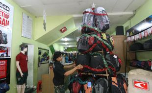 POHON NATAL DARI TAS RANSEL