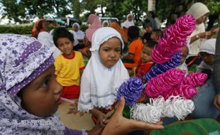 MENYAMBUT HARI IBU