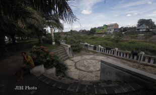 BERSANTAI DI TAMAN TIRTONADI, SOLO