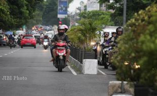 INFO LALU LINTAS : Tak Ingin Kena Macet, Hindari Jalan Depan Amplas