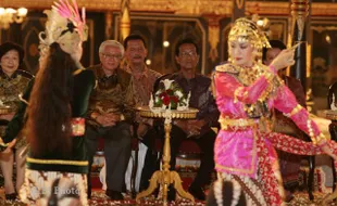 MENIKMATI TARI GOLEK MENAK PUTRI RENGANIS WEDANINGGAR