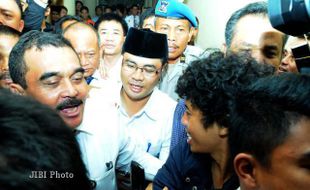 KIAMAT 21-12-2012: Menunggu Nasib Aceng Fikri