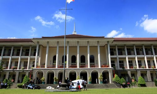 PEMILIHAN REKTOR UGM : Hadiri Rapat MWA, Menteri Pratikno Bersikap Netral