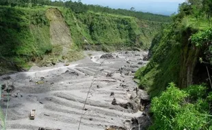 Pendaki Merapi Tersesat: Ponsel Permudah Pencarian