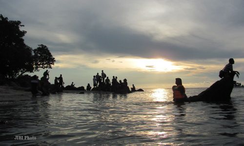 CUACA BURUK : Penyeberangan Jepara-Karimunjawa Dihentikan