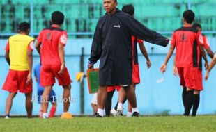 INTER ISLAND CUP 2012: Hadapi Persipura, RD Khawatirkan Kebugaran Pemain