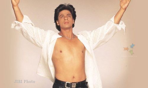 KONSER SHAHRUKH KHAN: Bakal Berkuch-Kuch Hota Hai, Sentul Diguyur Hujan Deras