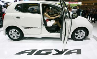 Selama Oktober, Penjualan Agya Balap Toyota Etios 