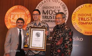 CIMB Niaga Raih Dua Penghargaan di IICG Award 2012