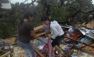 Terjangan Topan Bopha: Jumlah Korban Tewas Menjadi 230, Ratusan Orang Hilang