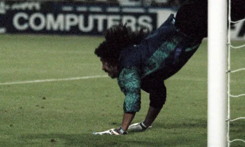 Higuita Pamer "Scorpion Kick" Lagi