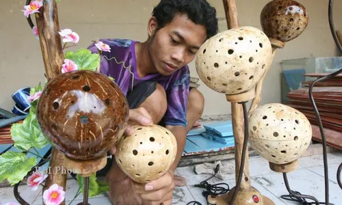  Cup Lampu Unik dari Limbah Batok Kelapa Muda...