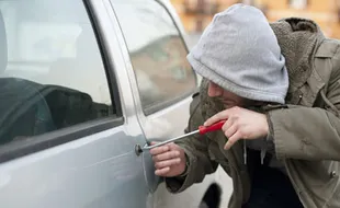 Pencuri Mobil Tewas Dikeroyok Warga