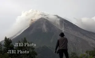 BPPTK: Asap Tebal Merapi Hari Ini Karena Air Hujan