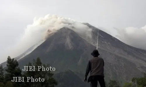 BPPTK: Asap Tebal Merapi Hari Ini Karena Air Hujan