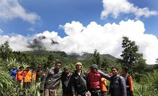 TERJEBAK DI PUNCAK MERAPI: Keluarga Sempat Kalang-Kabut