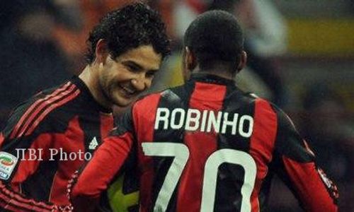 Milan Siap Lepas Pato dan Robinho