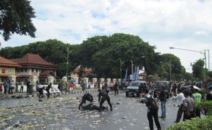  SIMULASI PENANGANAN KERUSUHAN