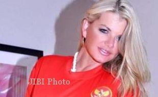 Inilah Sosok Vicky Vette, Bintang Film Dewasa Yang Ingin Cium Andik