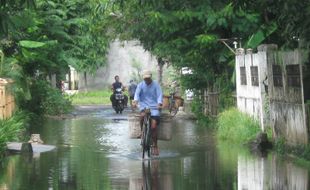 JALAN TERGENANG AIR