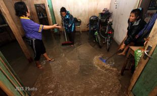 BERSIHKAN AIR YANG MASUK KE RUMAH