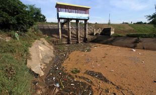 Sayap Pintu Air Putat Ambrol, BBWSBS Angkat Tangan