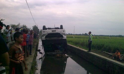 BUS KRAMAT DJATI TERBALIK: Daftar Penumpang Yang Luka-Luka