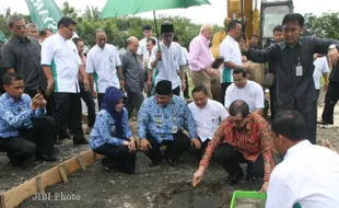 PELETAKAN BATU PERTAMA SYARIAH HOTEL SOLO