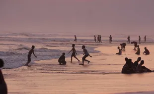 Pengamanan Pantai Selatan Perlu Ditingkatkan