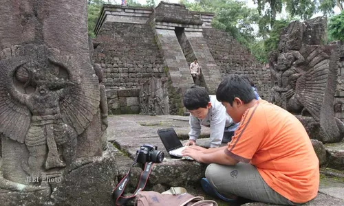 PEMUGARAN CANDI SUKUH : Tim Usulkan Perkuat Batu Kulit dan Suntik Mati Akar