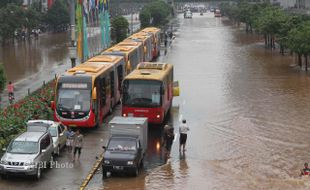 JAKARTA BANJIR: 146 Perjalanan KA Dibatalkan