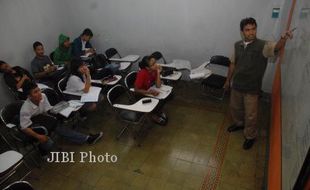 BIMBINGAN BELAJAR: Jika Guru Profesional, Sekolah Harus Berani Larang Siswa Ikut Bimbel