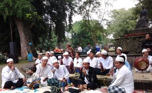  MUSIK HADRAH DI TAMAN BALEKAMBANG